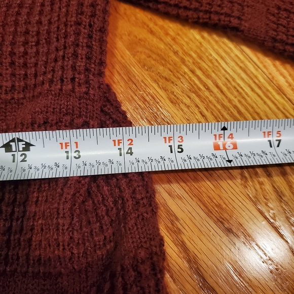 Cute Maroon Cardigan - Picture 4 of 4